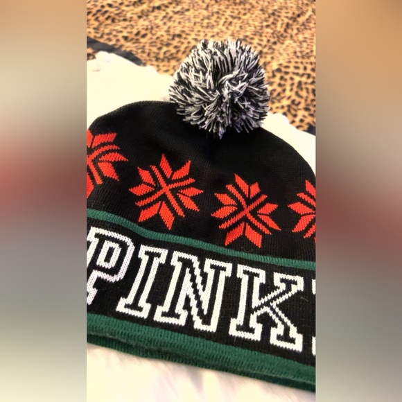 PINK pom pom beanie hat - Picture 2 of 3
